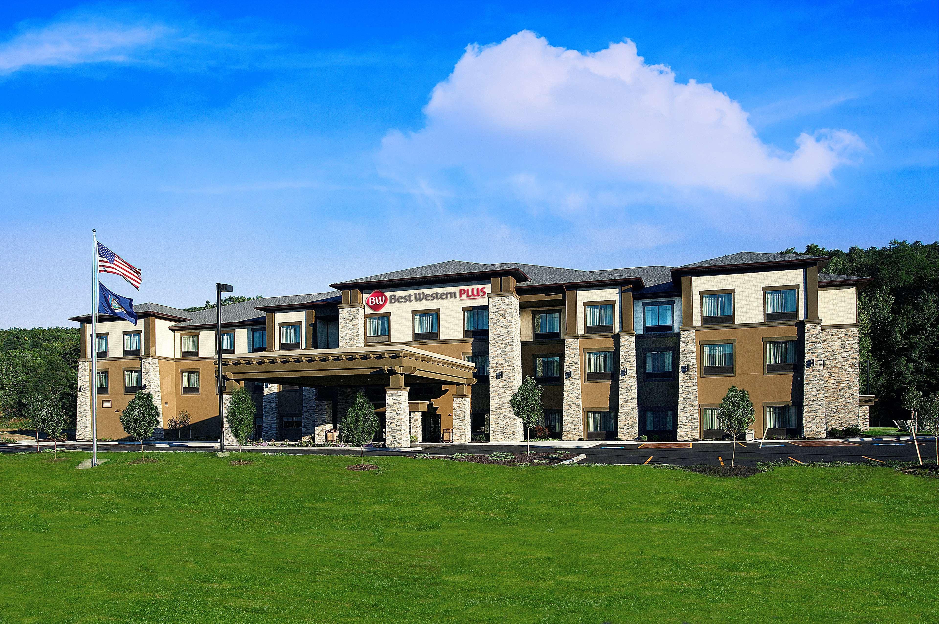 Best Western Harbour Inn & Suites Huntington - Sunset Beach Exterior foto