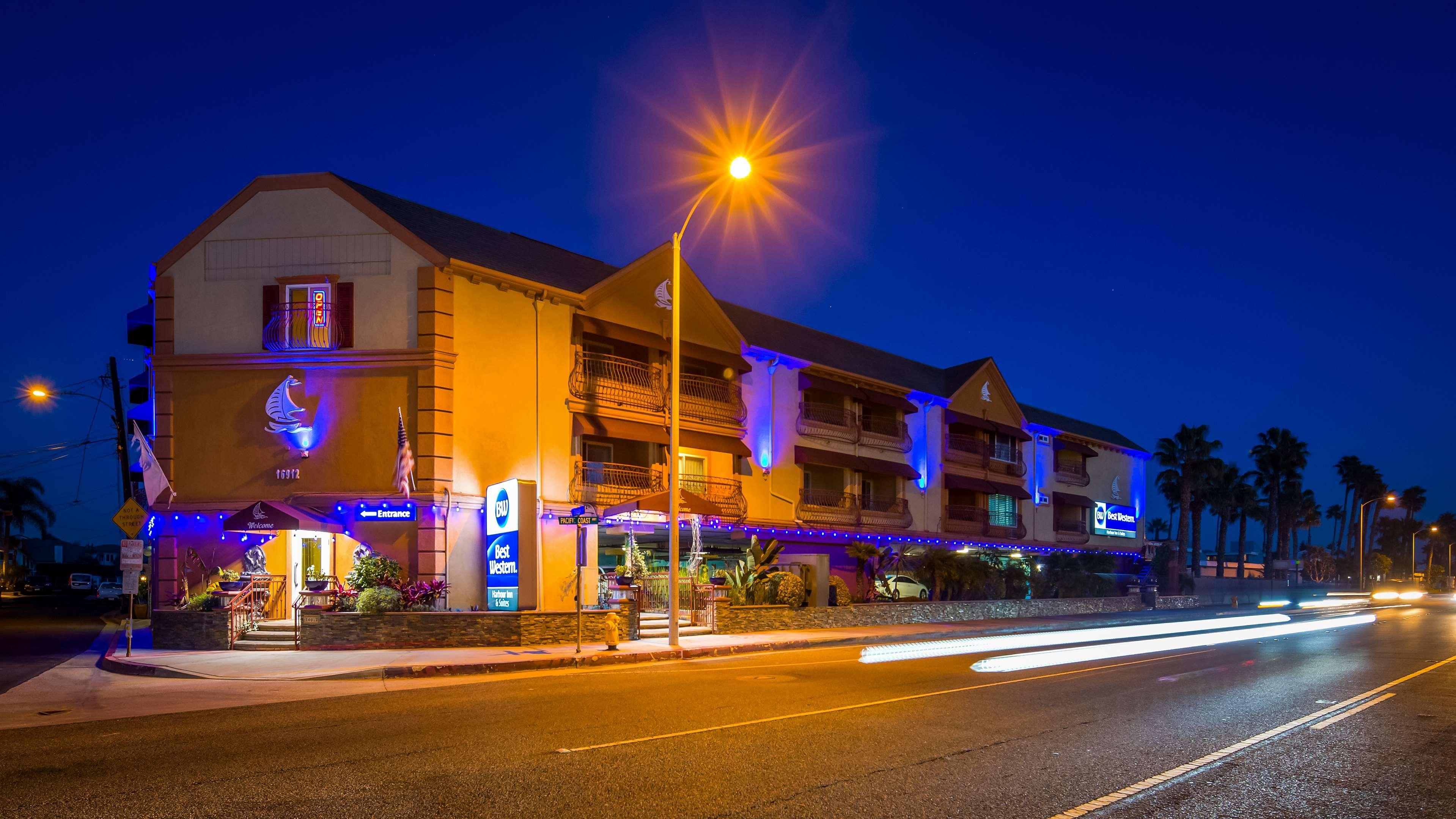 Best Western Harbour Inn & Suites Huntington - Sunset Beach Exterior foto