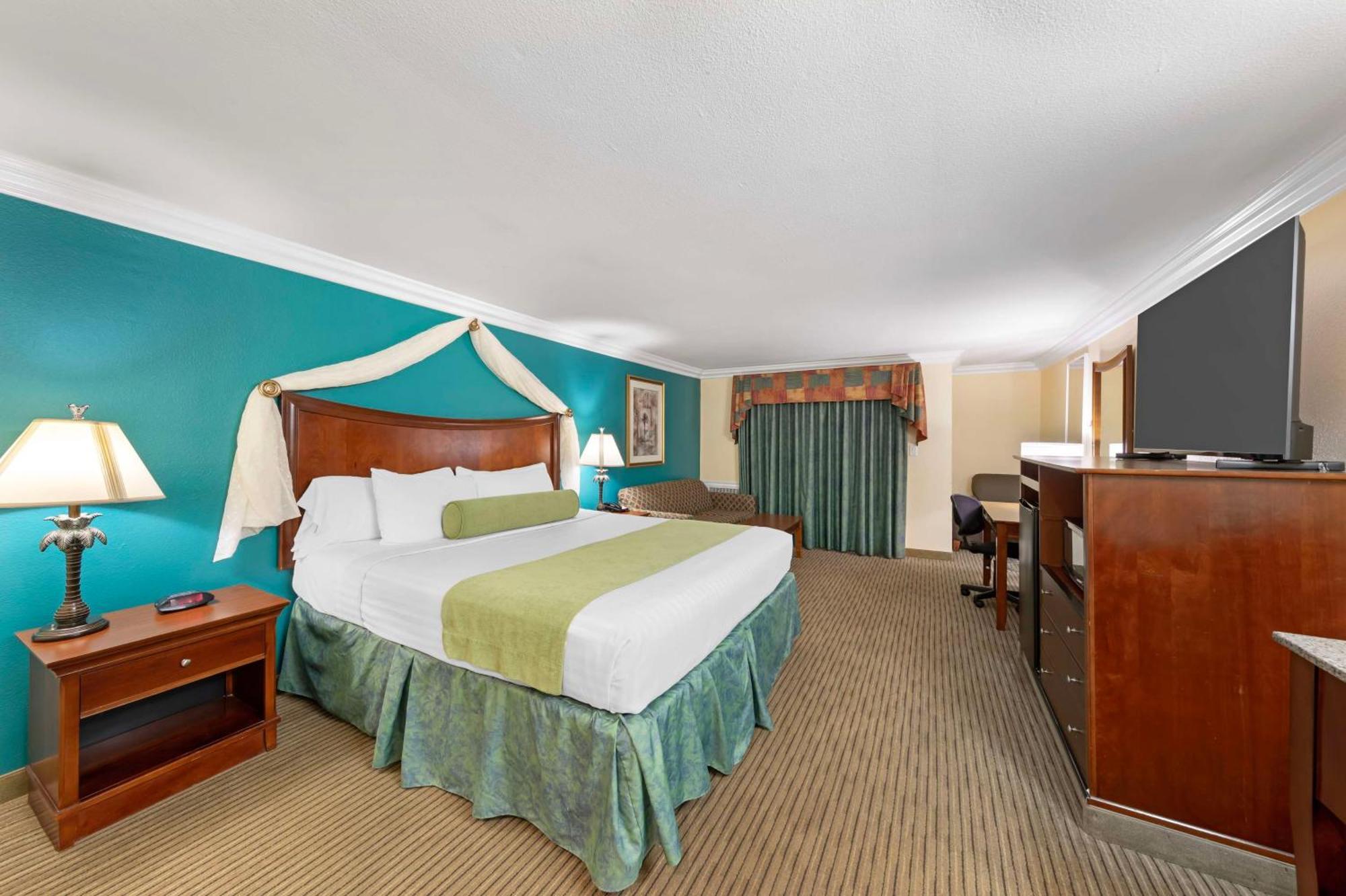 Best Western Harbour Inn & Suites Huntington - Sunset Beach Exterior foto