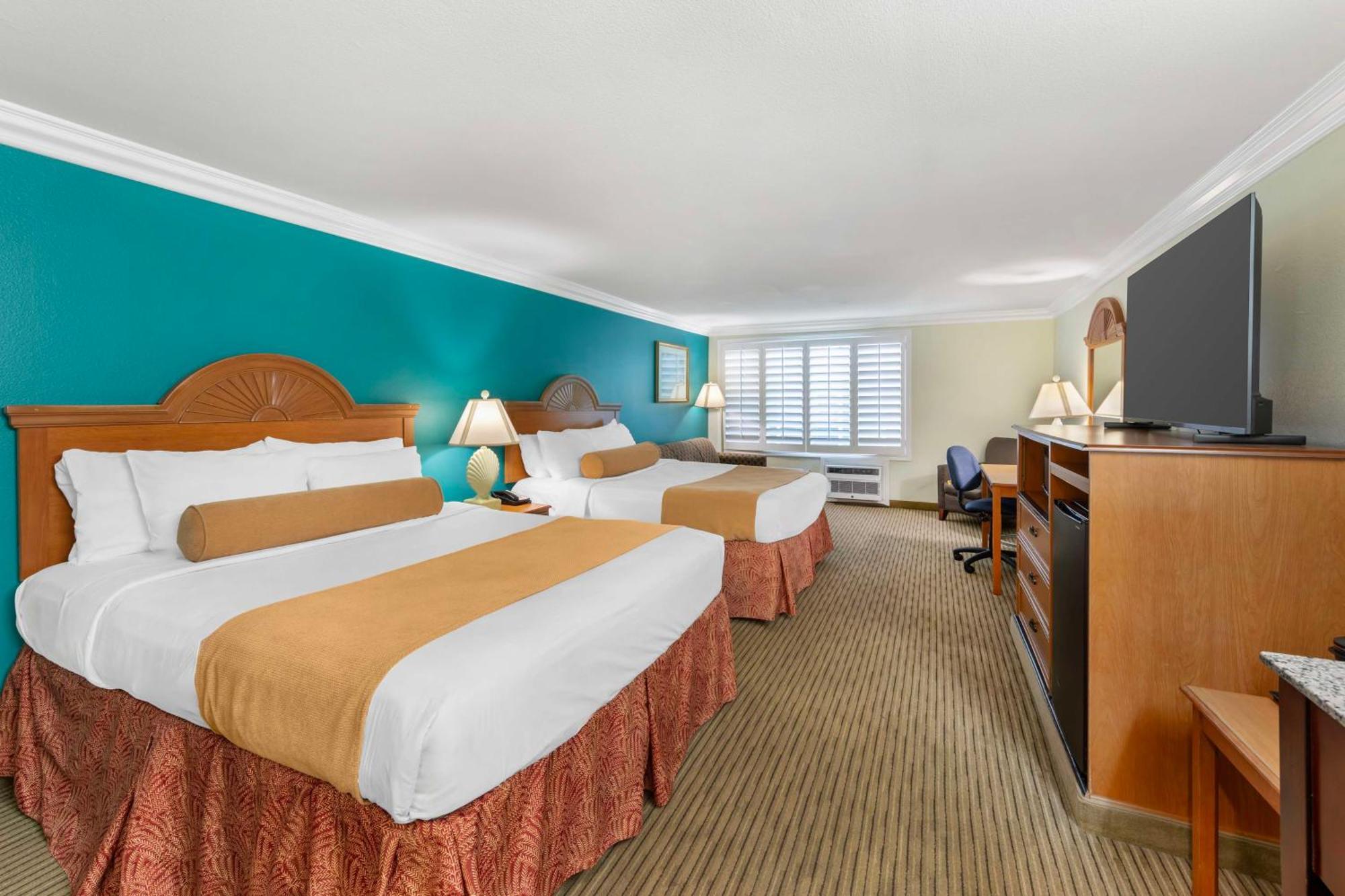 Best Western Harbour Inn & Suites Huntington - Sunset Beach Exterior foto
