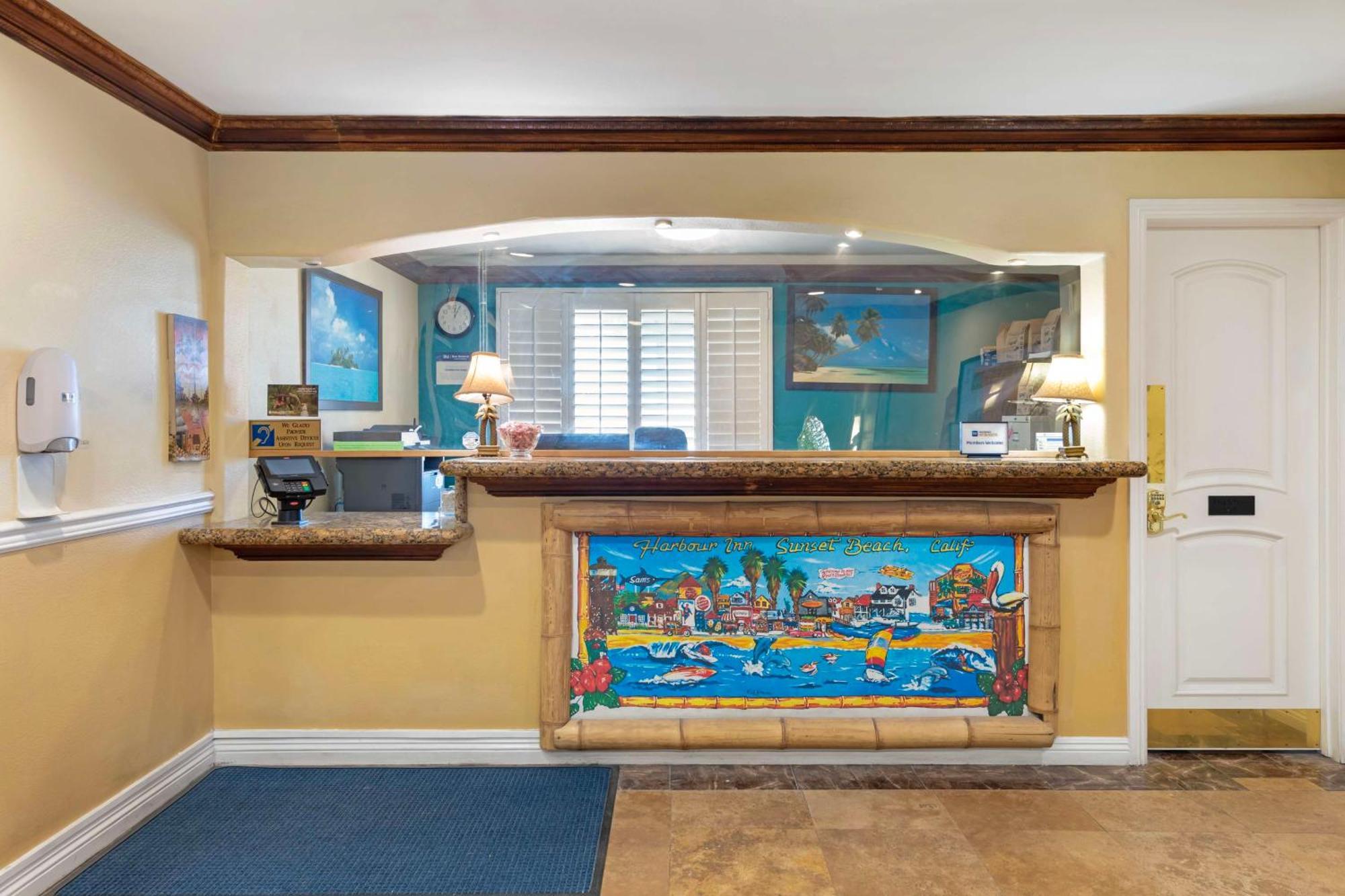 Best Western Harbour Inn & Suites Huntington - Sunset Beach Exterior foto