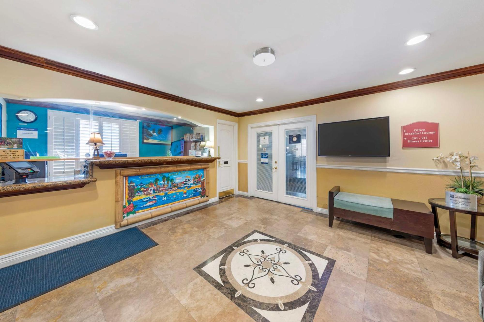 Best Western Harbour Inn & Suites Huntington - Sunset Beach Exterior foto