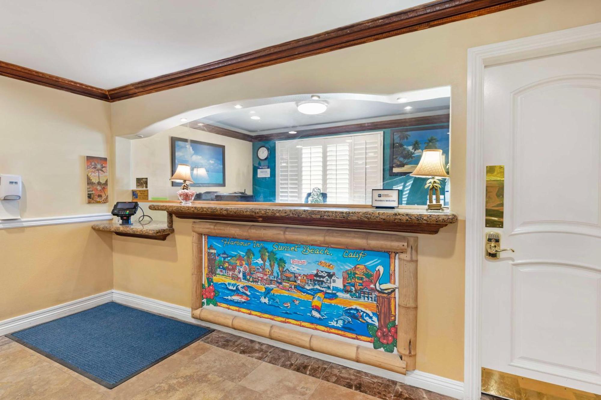 Best Western Harbour Inn & Suites Huntington - Sunset Beach Exterior foto