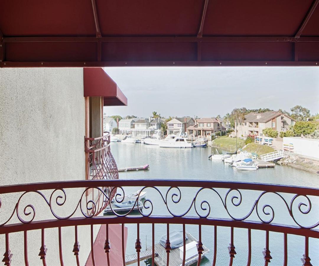 Best Western Harbour Inn & Suites Huntington - Sunset Beach Exterior foto